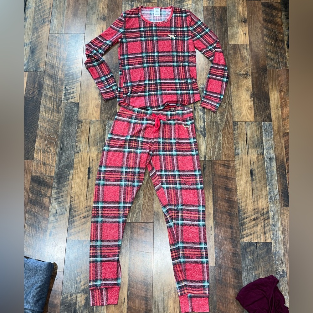 PINK Victoria's Secret Red Plaid Long-Sleeve Pajama Set